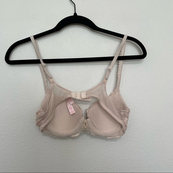 Victoria’s Secret body by Victoria lined Demi bra glitter lace bra sz.34A - Picture 3 of 3